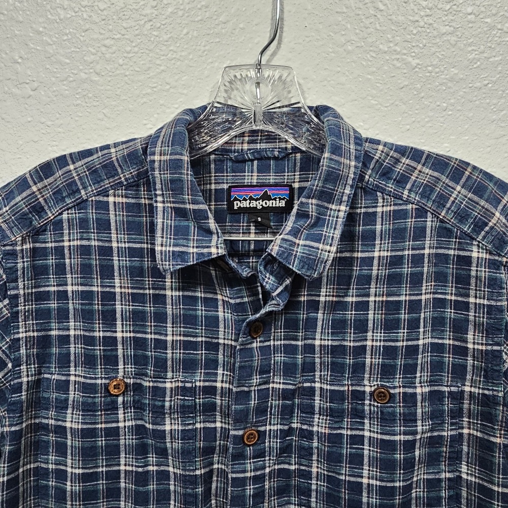 Patagonia Worn Wear Men's Blue Plaid Polo Size Small